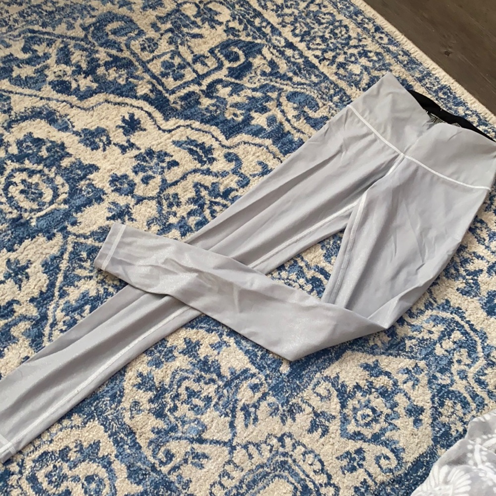 VS Knockout leggings